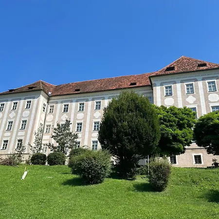 Weinstrasse 아파트 *